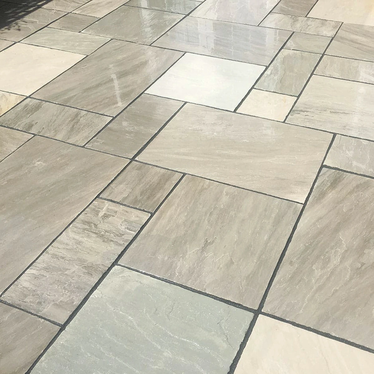 Kandla Grey Indian Sandstone Paving Slabs - Tumbled - Patio Kit - 22mm